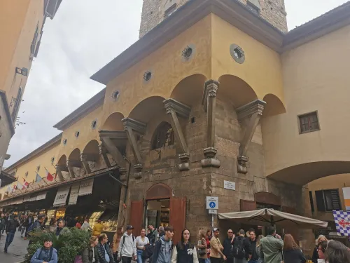 Florence Oltrarno Guided Tour: A city that speaks