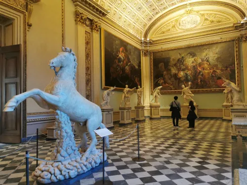 Uffizi Gallery Guided Tour -  A journey through the timeline of art history