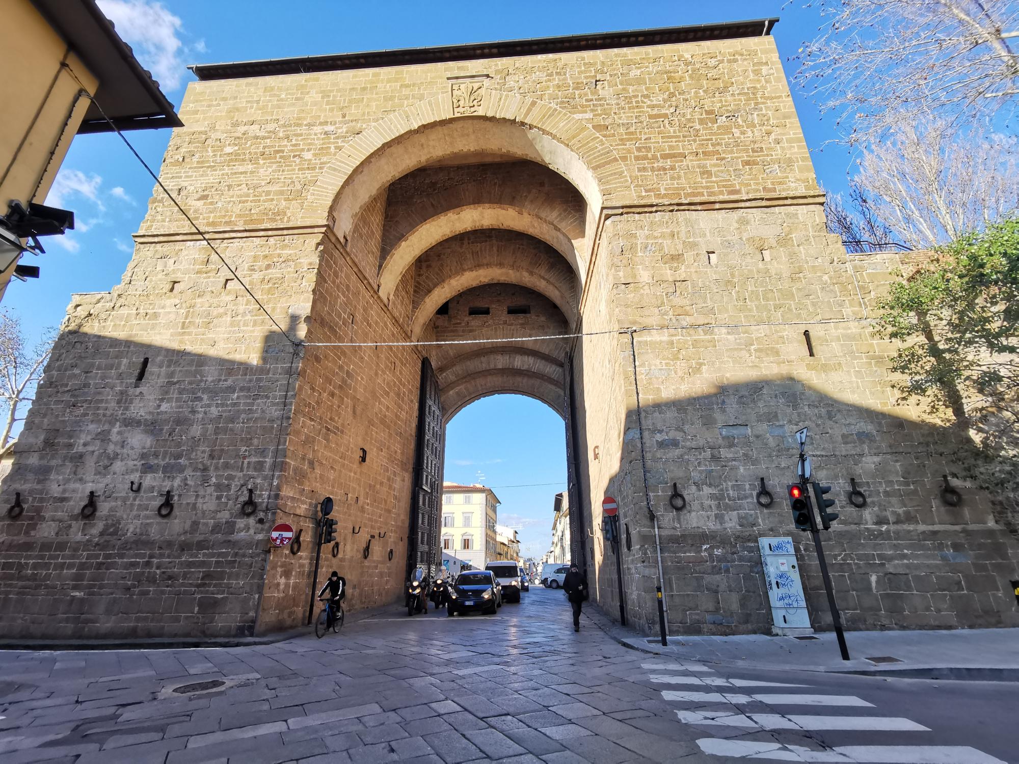 Florence Oltrarno Guided Tour: A city that speaks