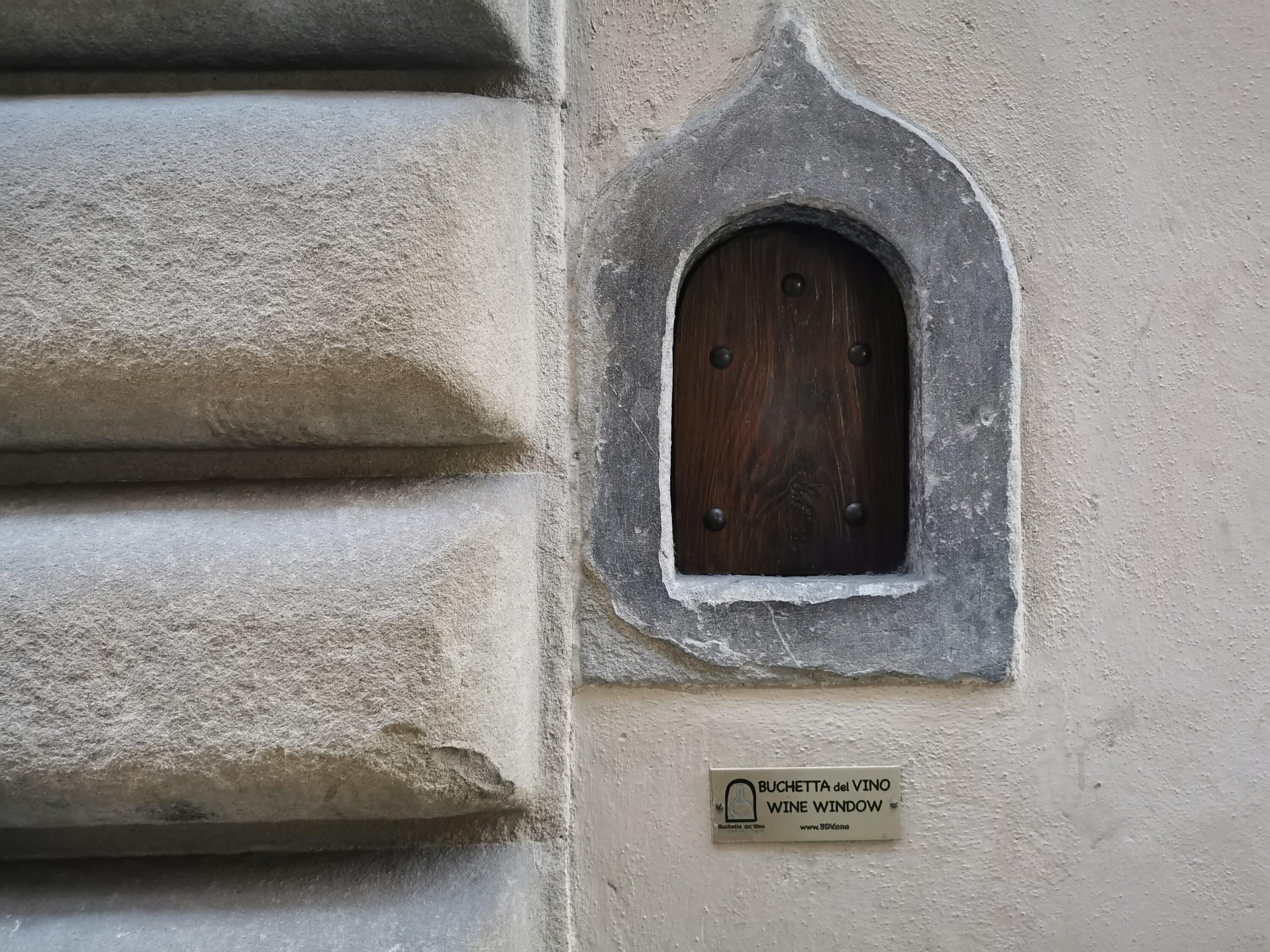 11 - Wine window - Oltrarno