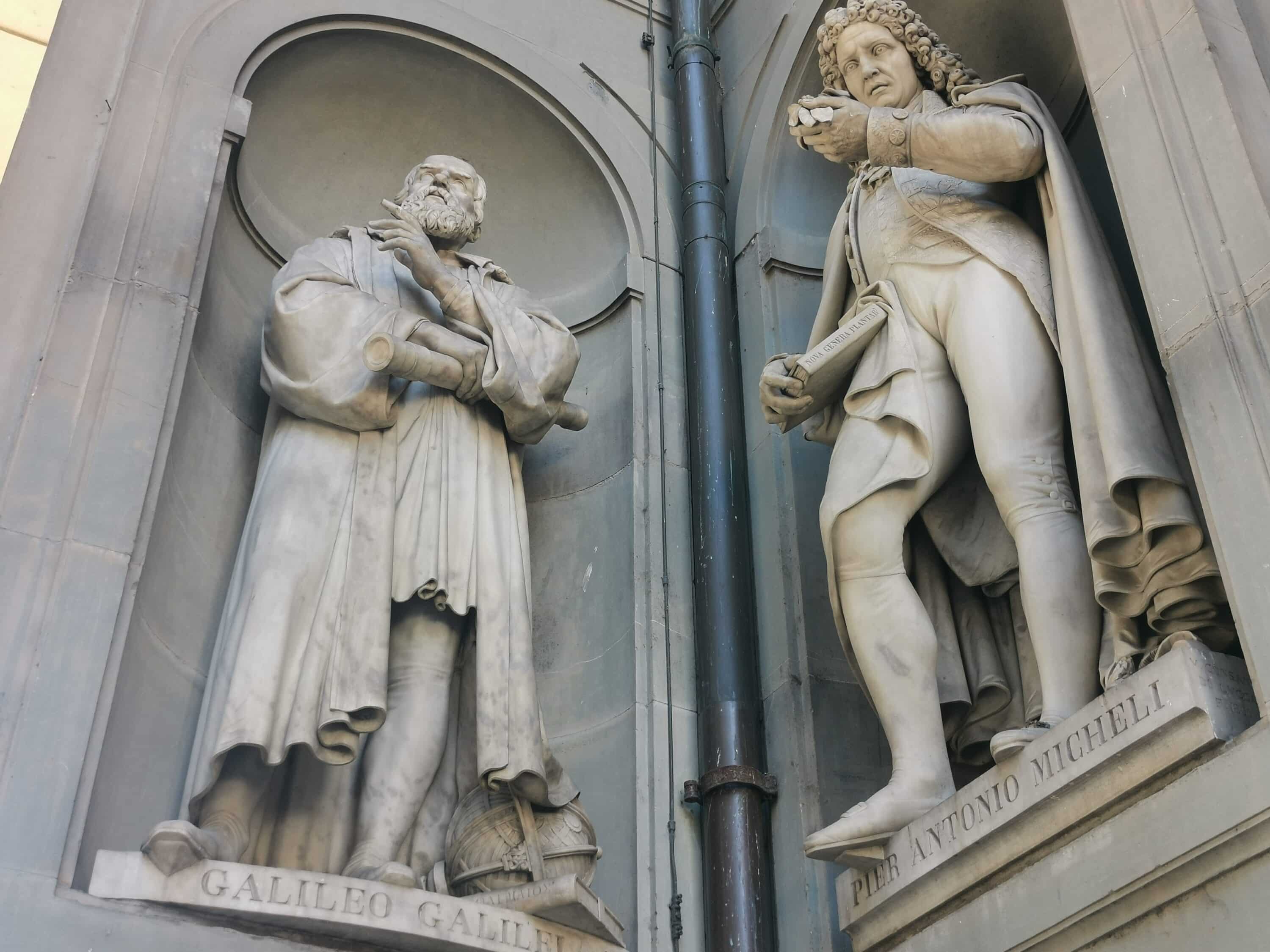 Galileo's Statue Uffizi - Galileo's Tour